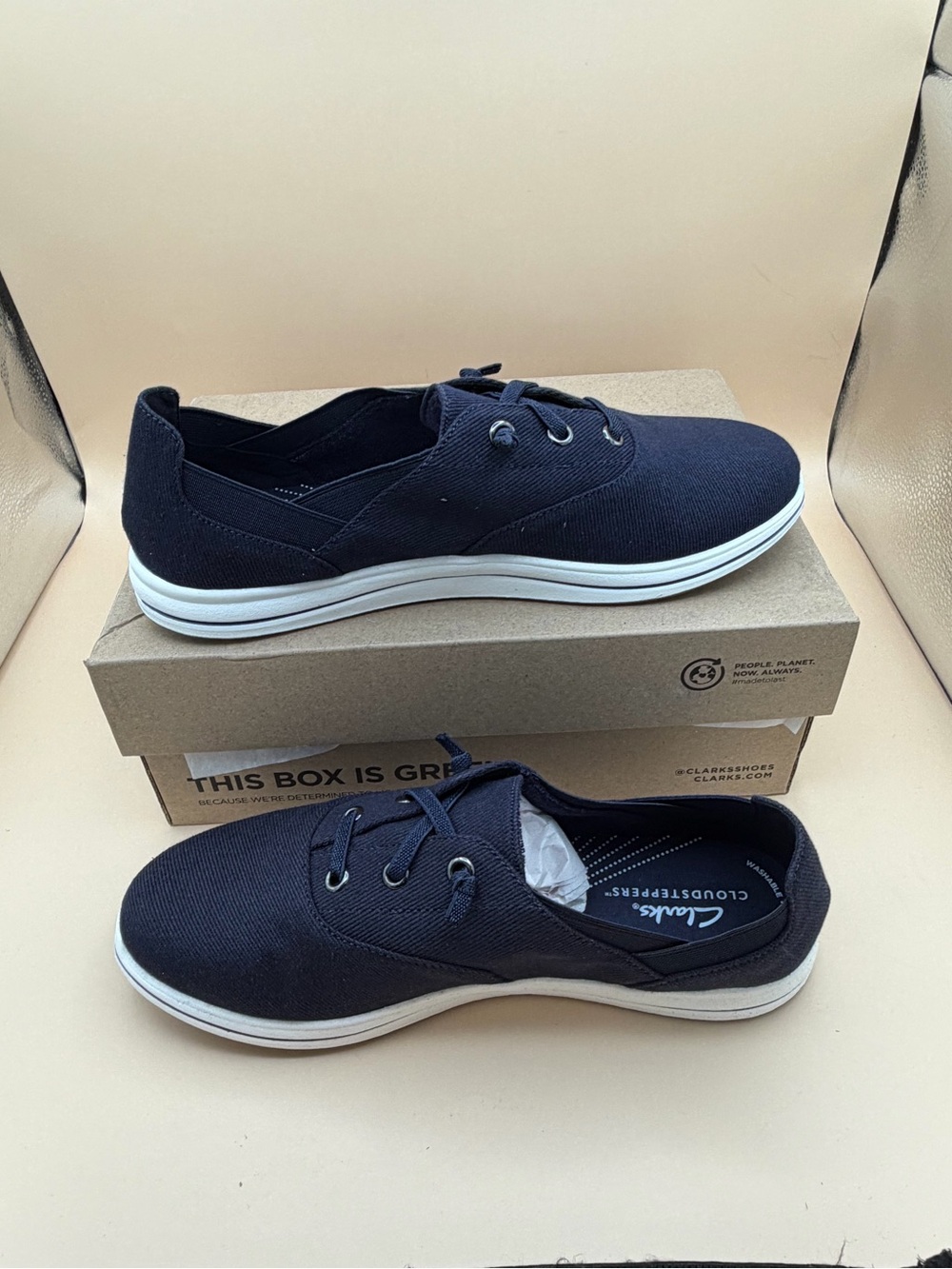 Clarks Cloudsteppers Dark Navy Women’s Size 8 Canvas Slip-On Lace Sneakers